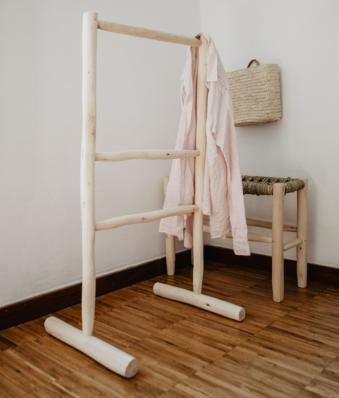 Porte Vêtements en Bois Naturel